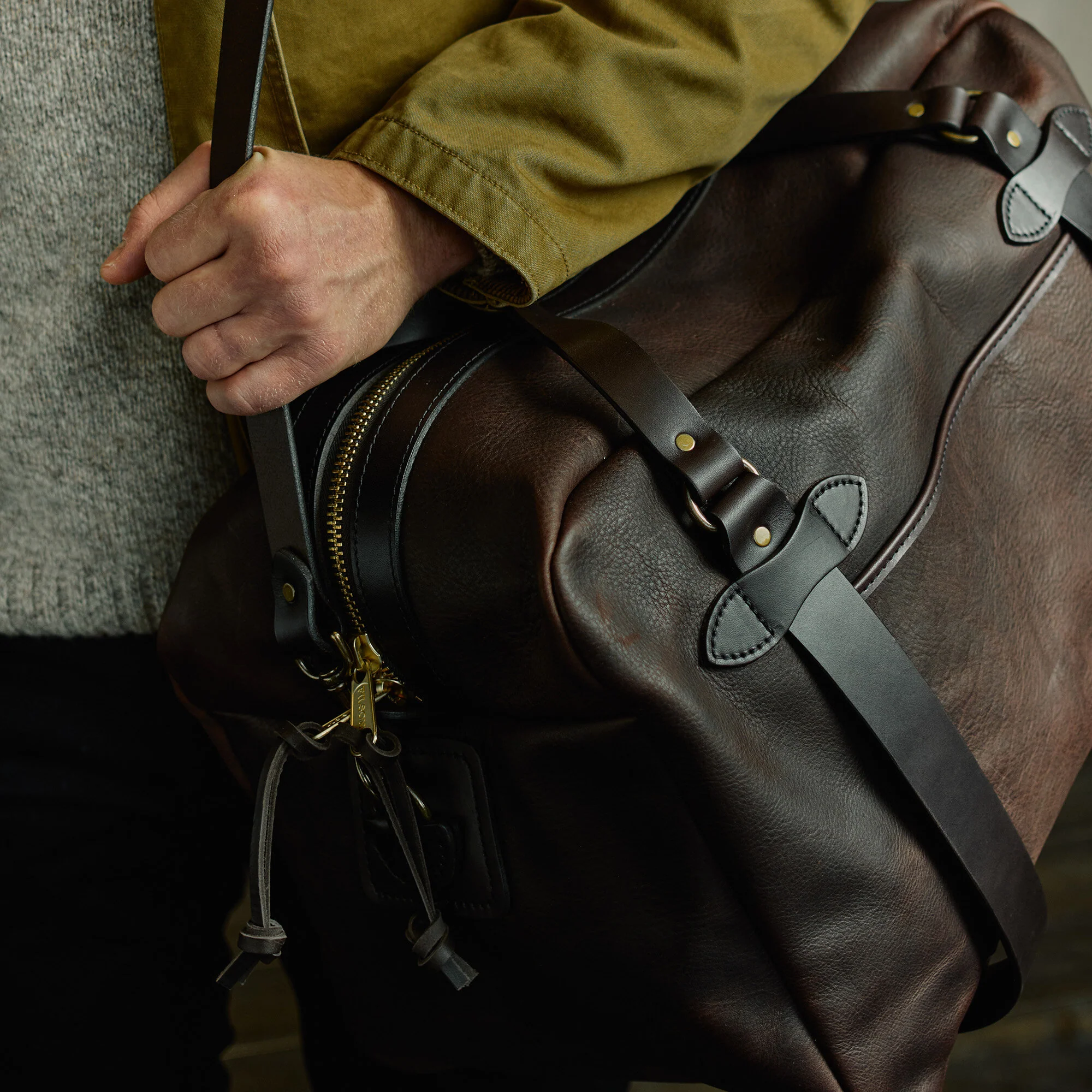 HERITAGE LEATHER MEDIUM DUFFLE BAG - Image 8