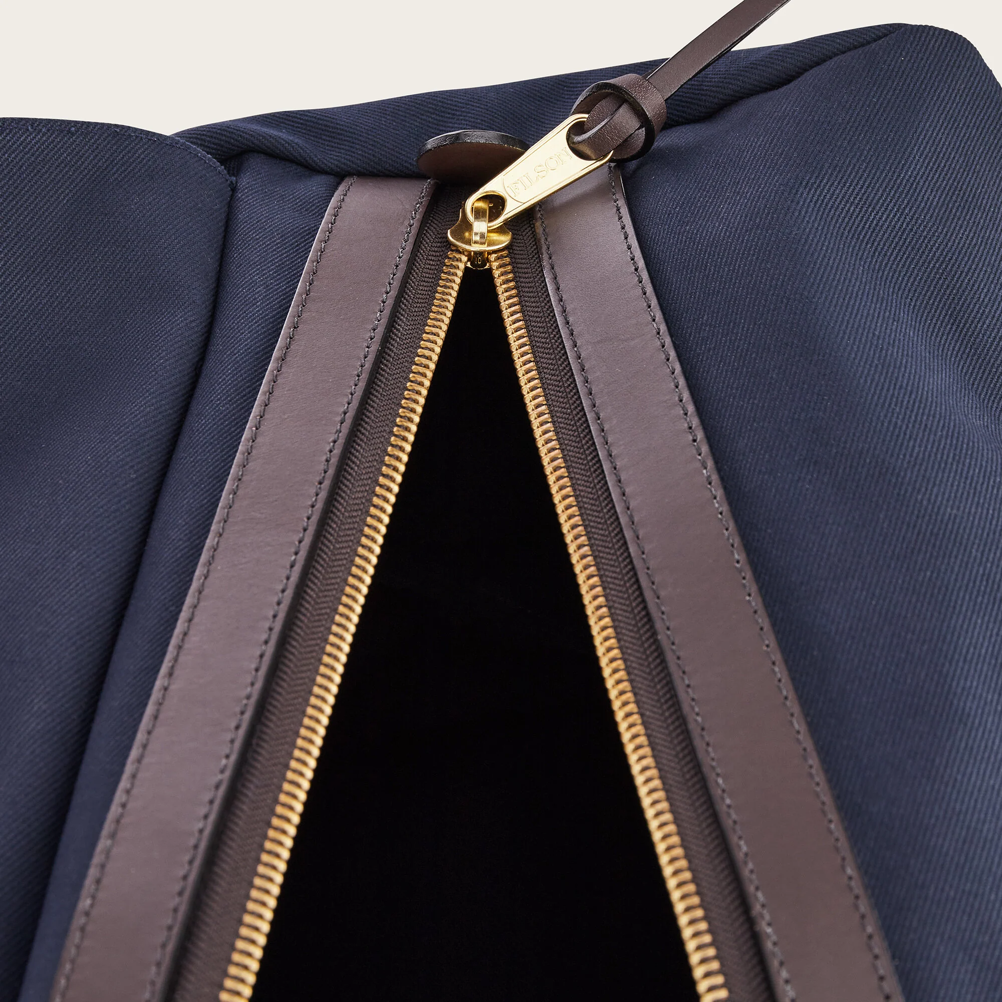 LARGE RUGGED TWILL DUFFLE BAG - Image 8