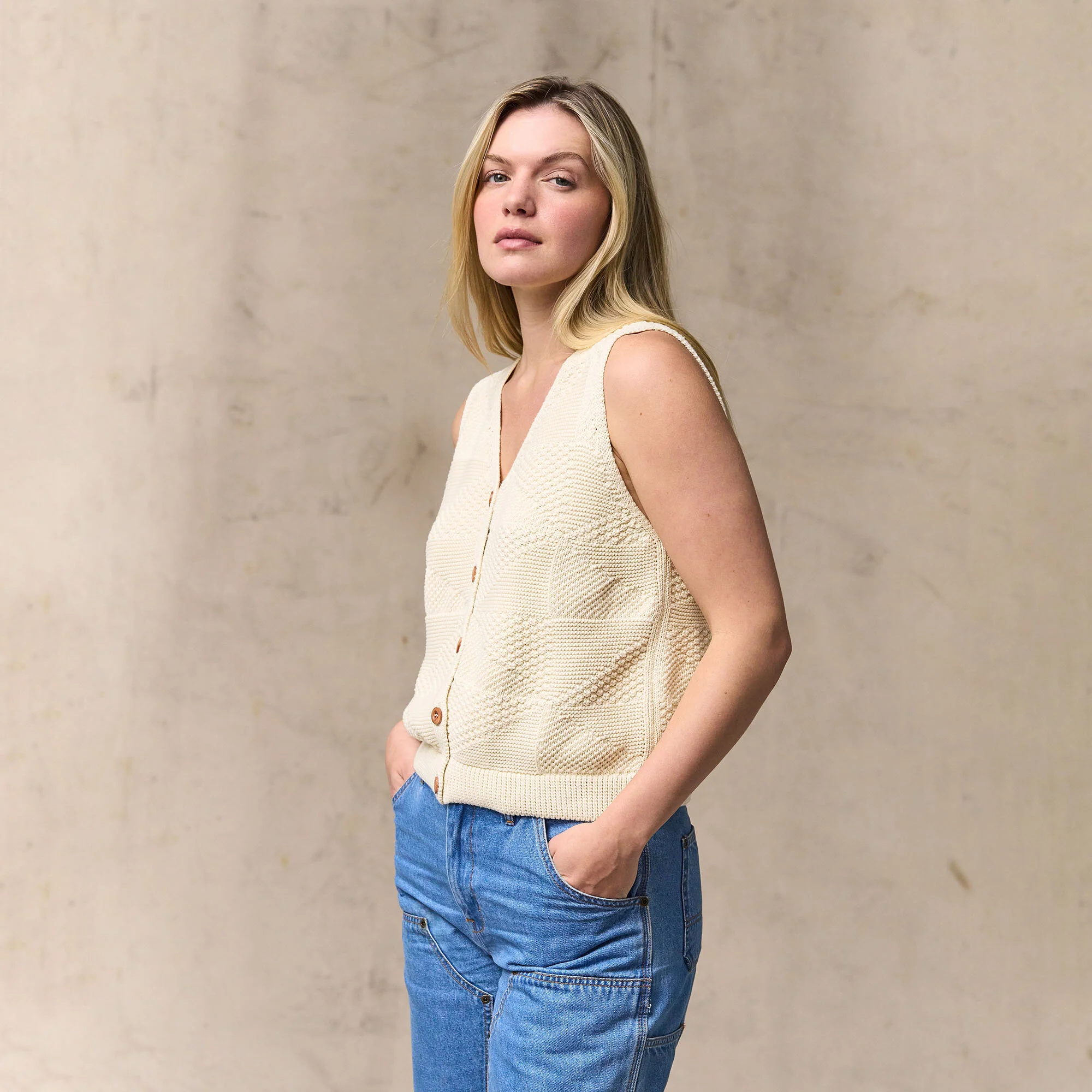 WOMEN'S COTTON SWEATER VEST - Image 5